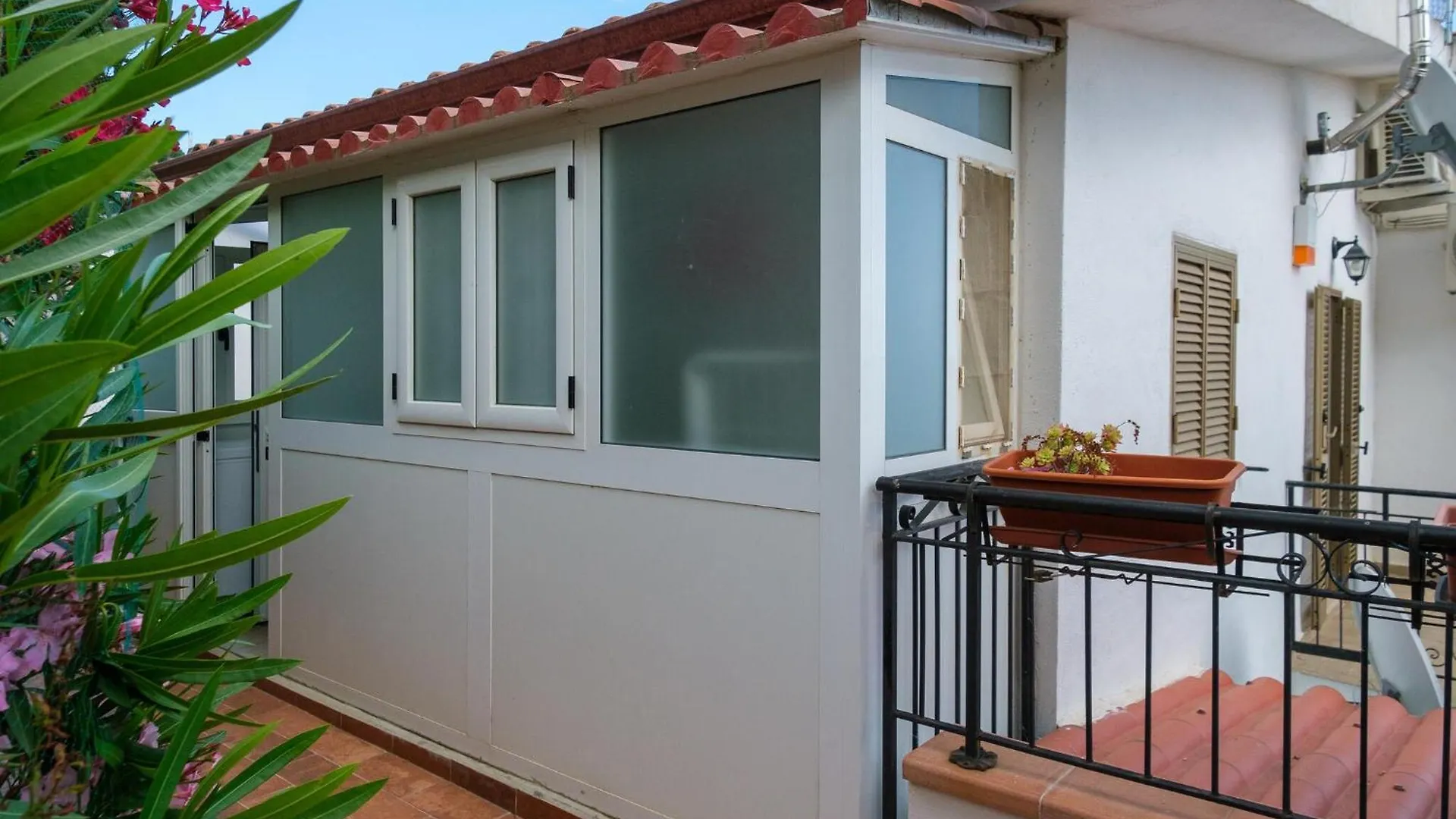 Nice Apartment In Posada With Kitchen إيطاليا